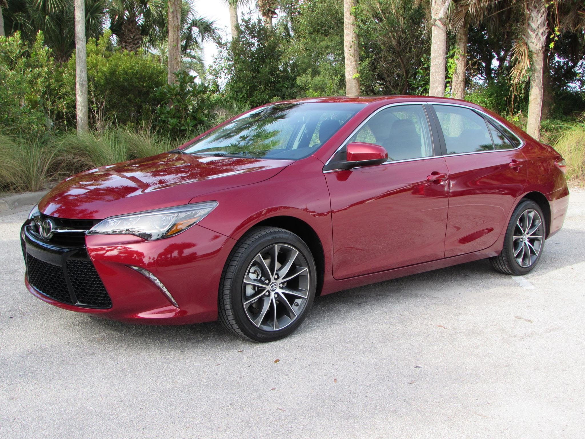 2016 Toyota Camry XSE Car Review Video